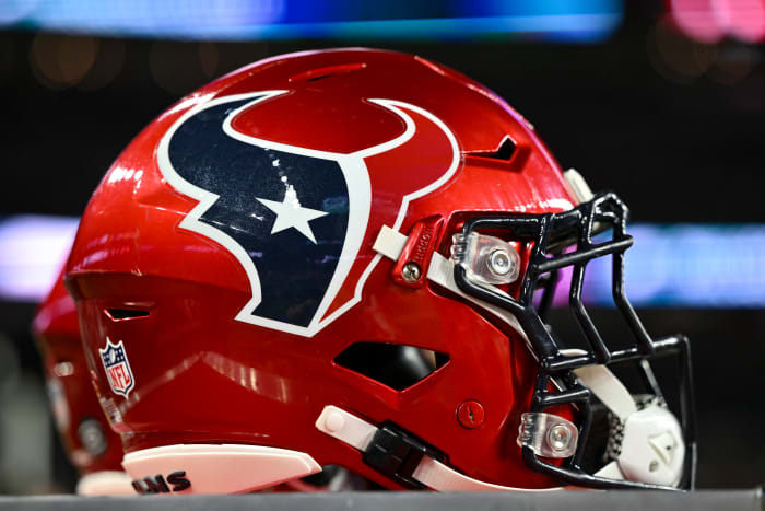 The Houston Texans will wear their "Battle Red" alternate helmets in Week 4.